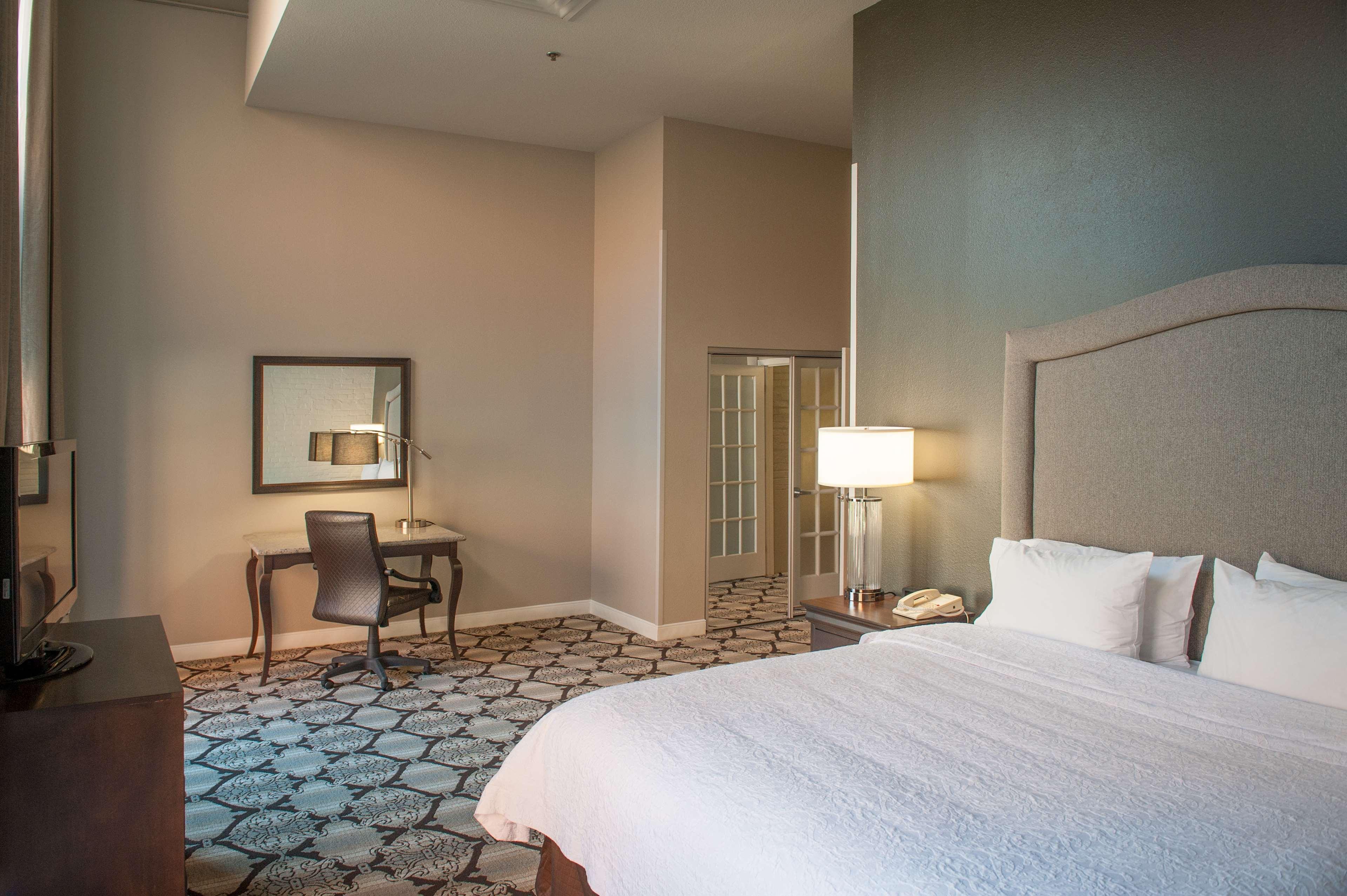 Hampton Inn And Suites New Orleans Convention Center Bagian luar foto
